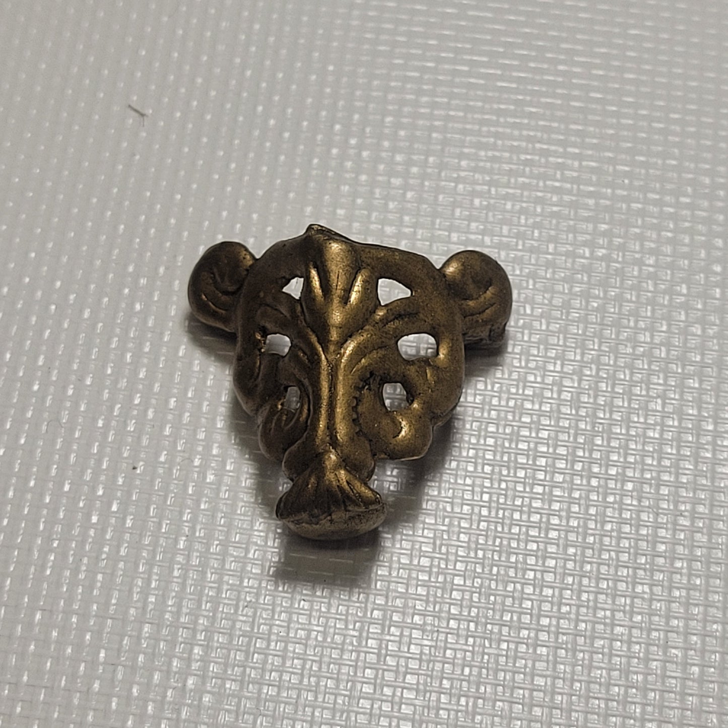 Brass Feet Decorative Filigree (7/8") | 4 or 12 Pack
