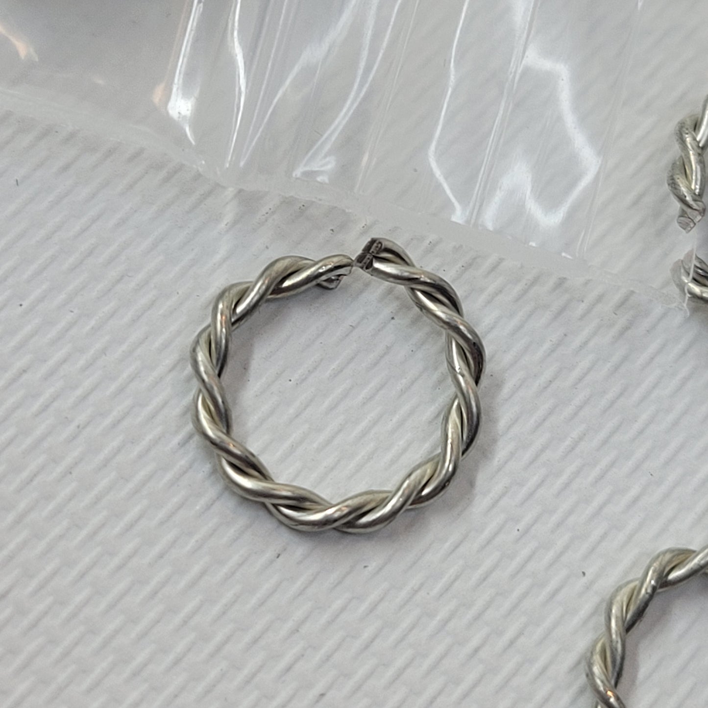 3/8" Twisted Accent Rings | 20 Pack