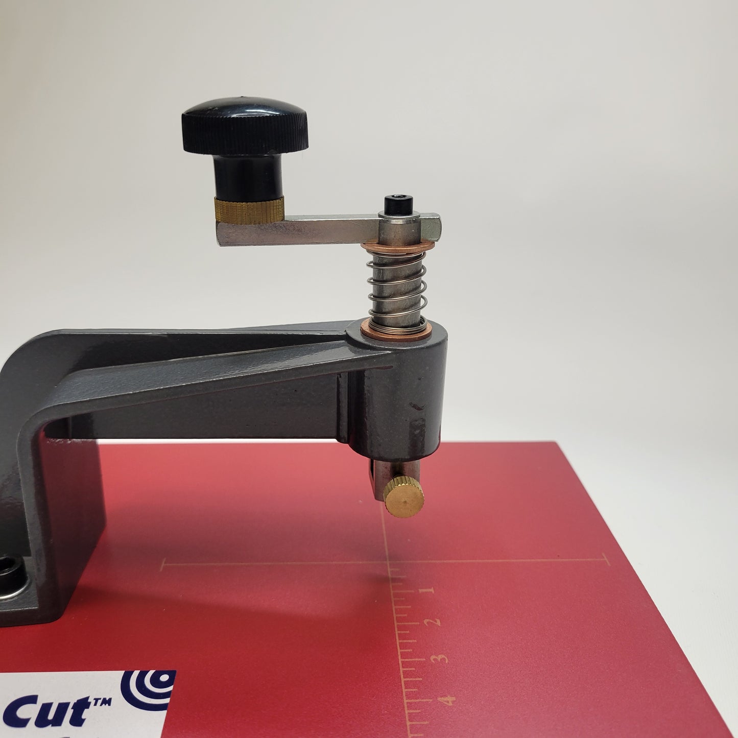 Easy-Cut Lens Circle Cutter