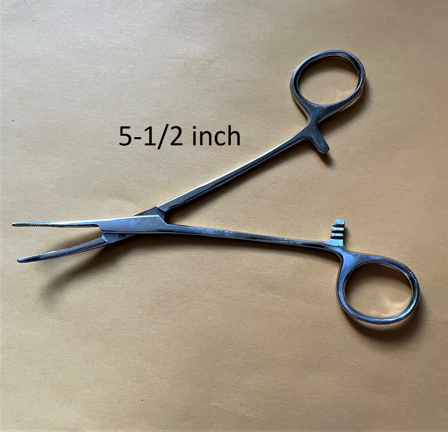 Hemostat bent 5.5 e